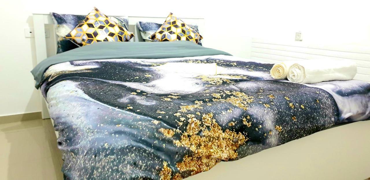 Проживание в семье Charming Luxury 10 Min From The Old *